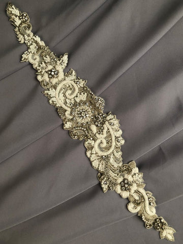 #B1136 Exquisite Artistry: Handcrafted Beaded Belt with Intricate Sequins