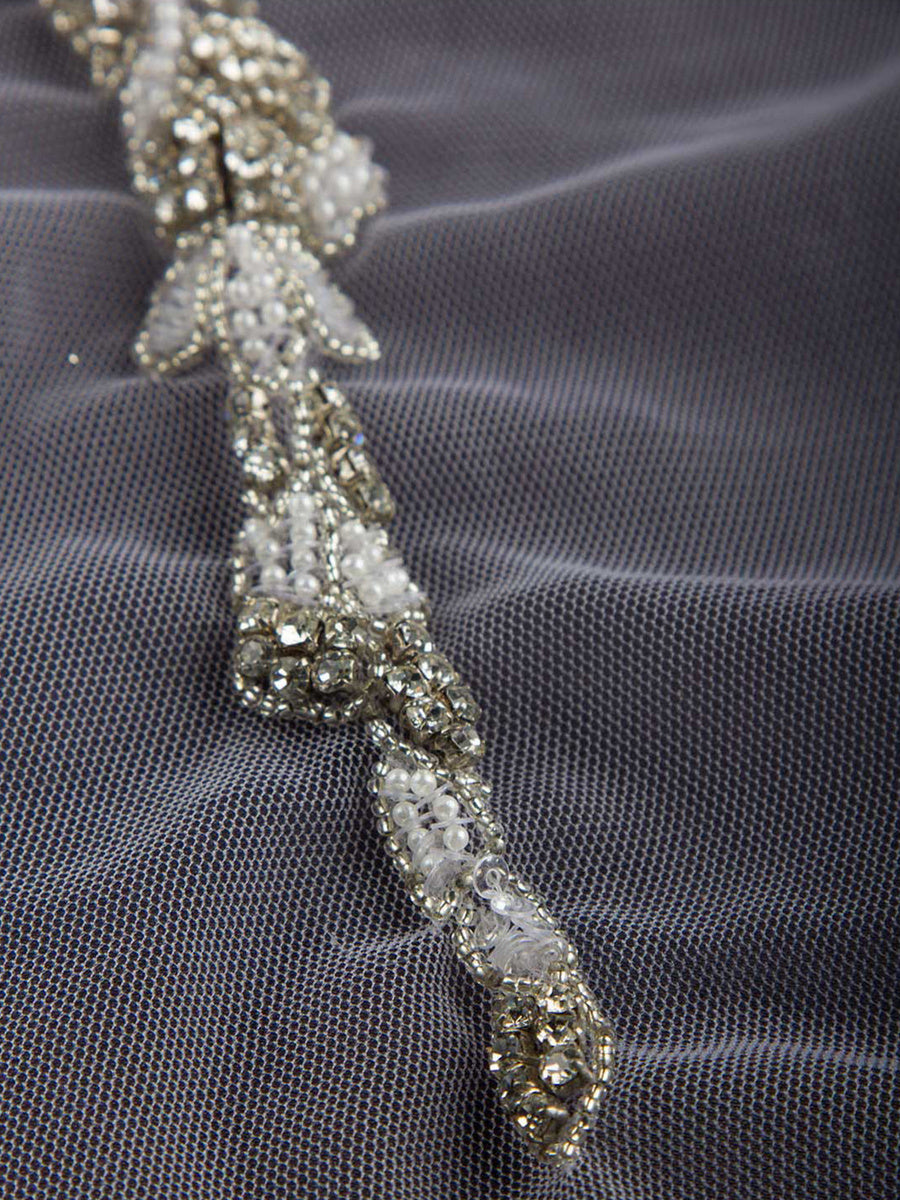 #B0761 Radiant Embellishments: Hand-Beaded Belt featuring Beads and Shimmering Sequins