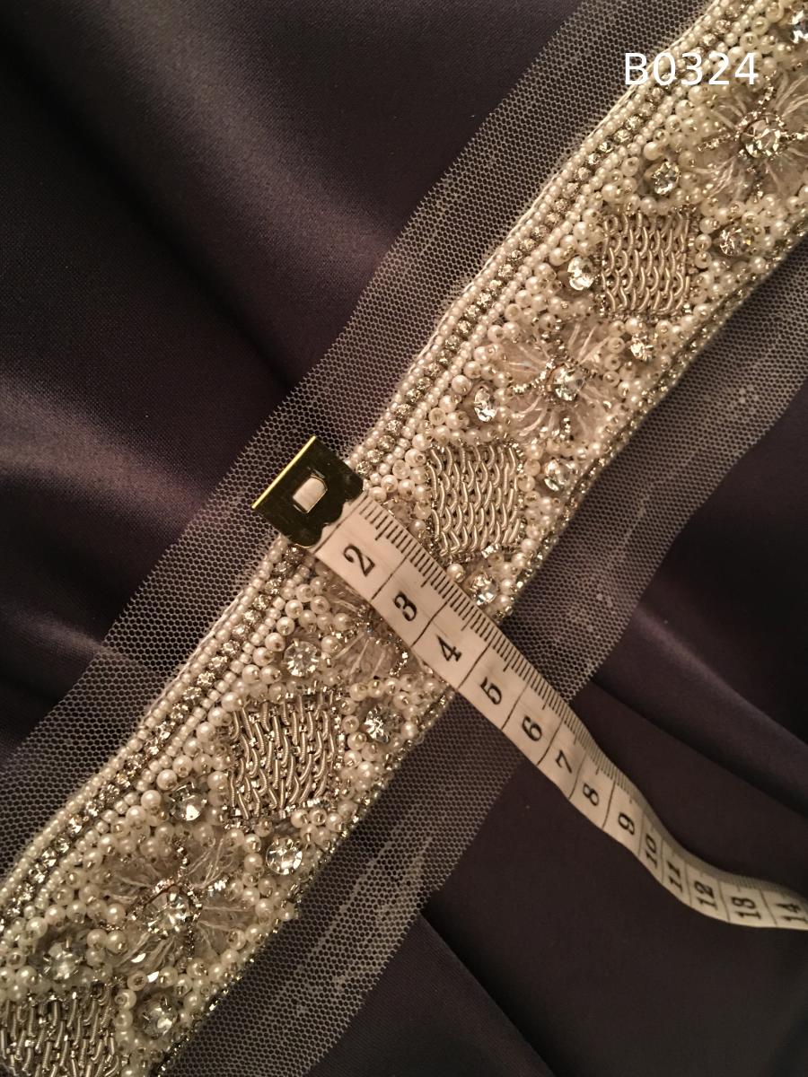 #B0324 Elegant Floral Ivory Trim Beaded with Rhinestones, Pearls, and Beads – Luxurious Decorative Embellishment for Fashion, Couture