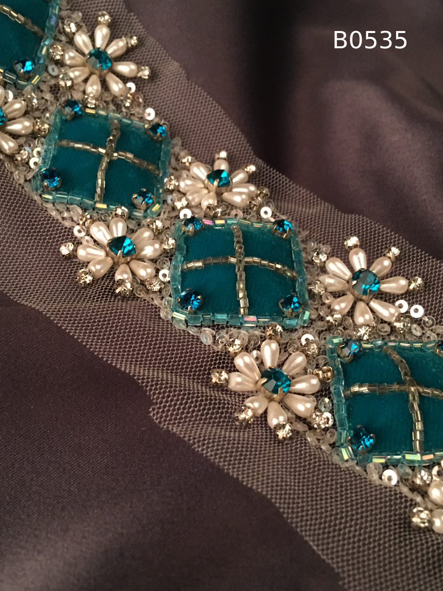 #B0535 Stunning Trim Floral Design Beaded with Rhinestones, Beads, Appliqués, and Sequins – A Beautiful Embellishment for Elegant Creations