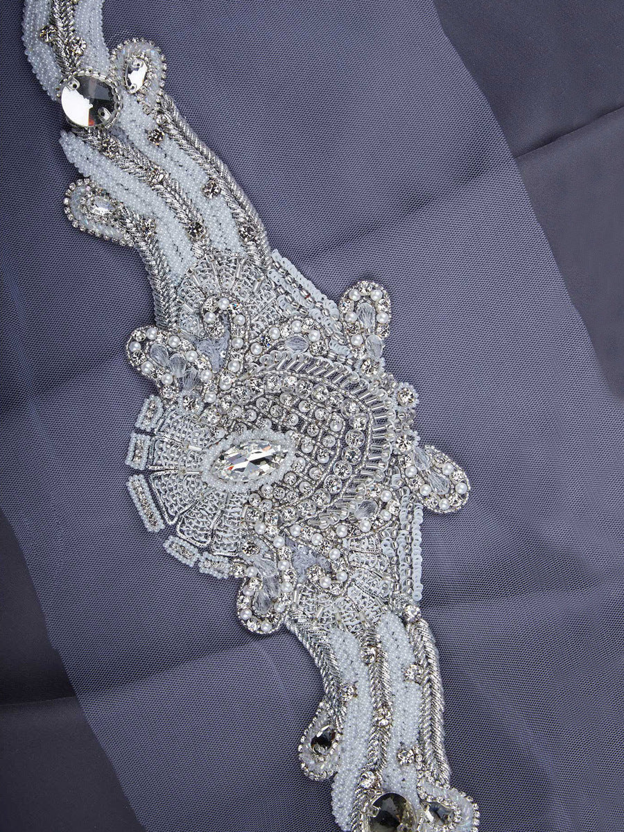 #B0828 Opulent Charm: Hand-Beaded Belt with Beads and Glittering Sequins
