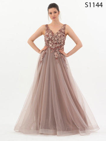 #S1144 Exquisite Hand-Embroidered Appliqué Bodice Dress with Flowy Tulle Skirt